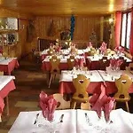 Le Cairn Hotel 2*