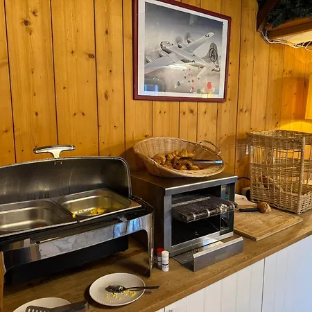 Hotel Logis Le Cairn 3*