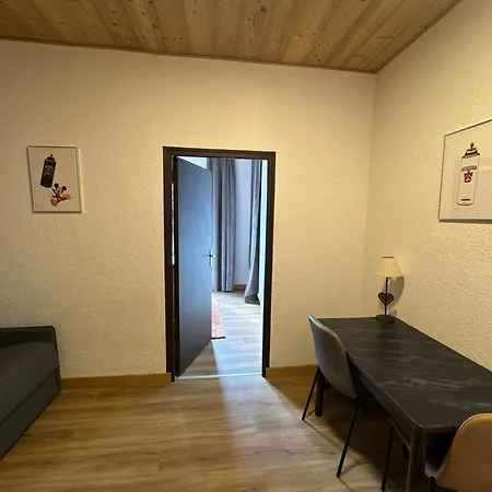 Logis Le Cairn Hotel