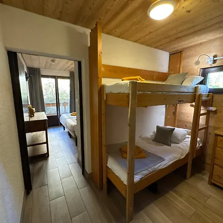 Logis Le Cairn Hotel 3*