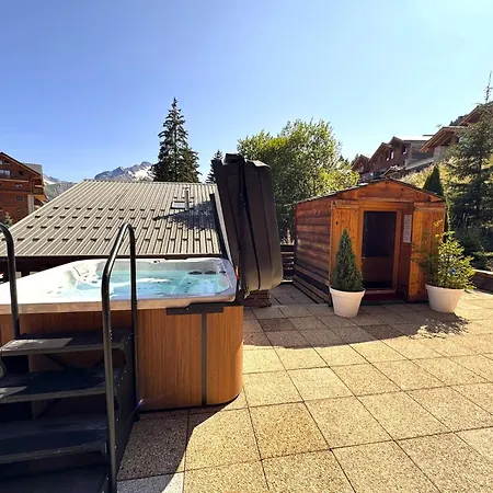 Logis Le Cairn Hotel