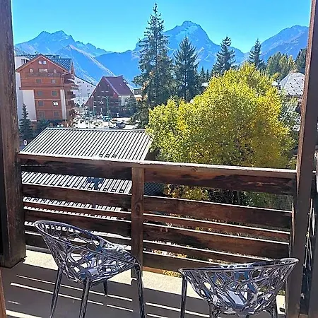 Logis Le Cairn Hotel